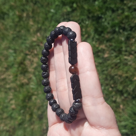 Red tiger eye arrow 6mm Bracelet - Picture 3 of 5